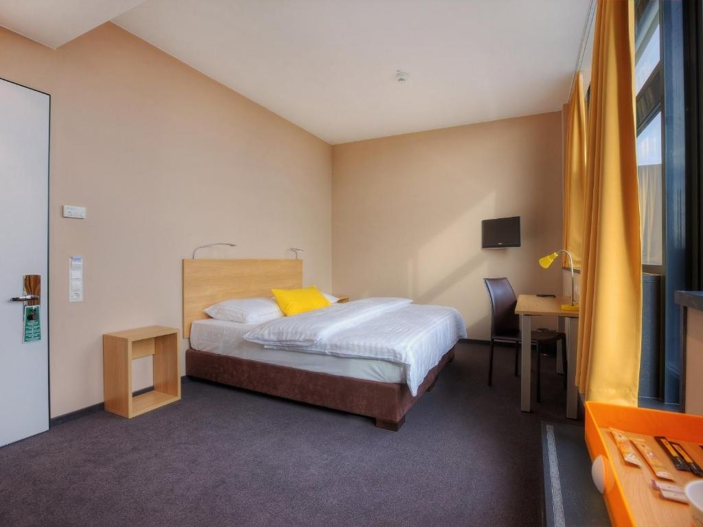 B&B Hotel Muenchen-Moosach Kültér fotó